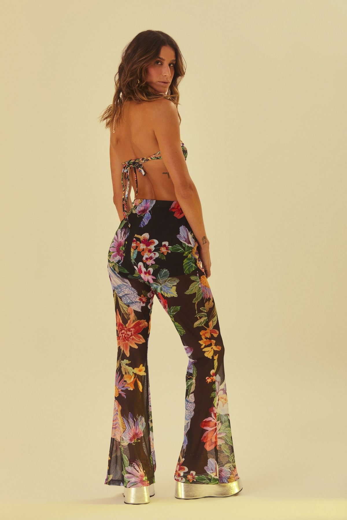 Calca Longa Em Tule Concha Floral